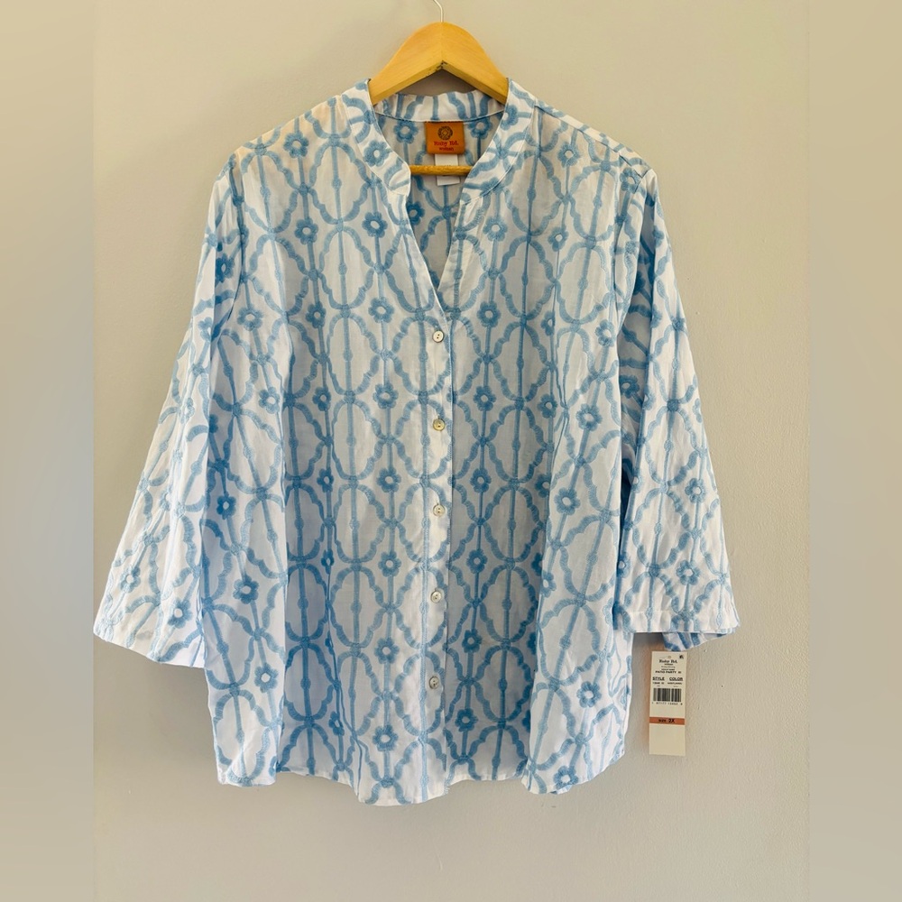 NWT Ruby Rd Plus Size 2X Blue White Embroidered V… - image 2